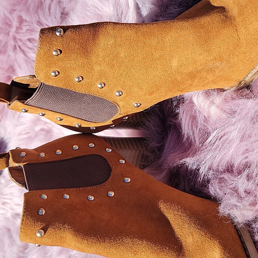 The "it" fall boot. - Picture 3 of 6
